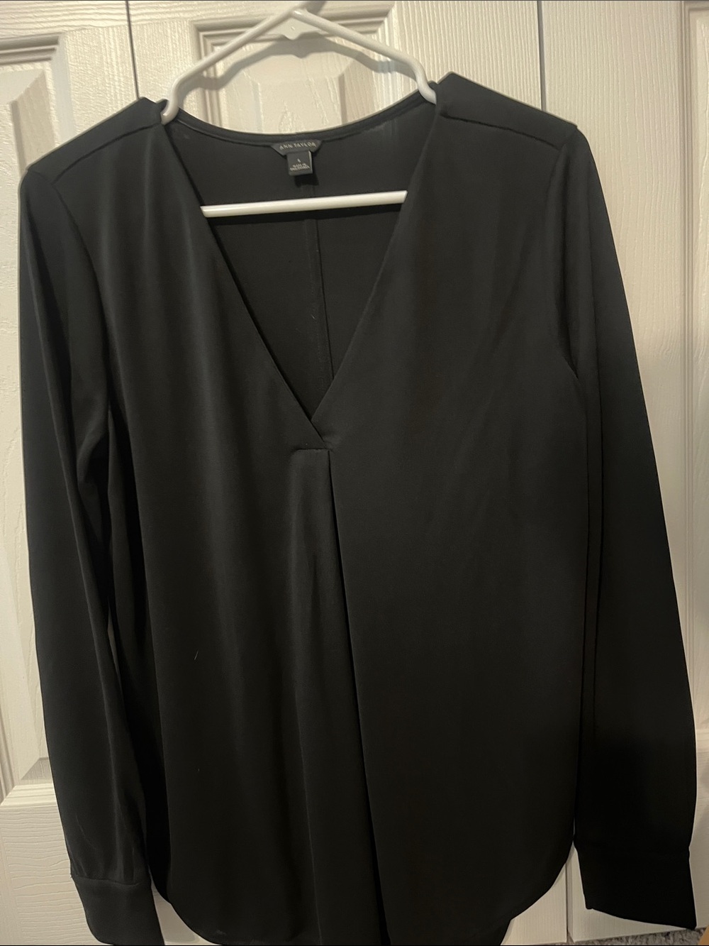 Ann Taylor Black Long Sleeve V-Neck Blouse Dress